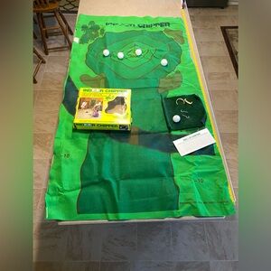 1988 Vintage Indoor Chipper Golf Game With Mat, Green, Balls